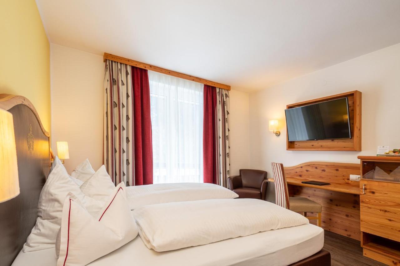 Hotel Trattlerhof Bad Kleinkirchheim Exteriör bild