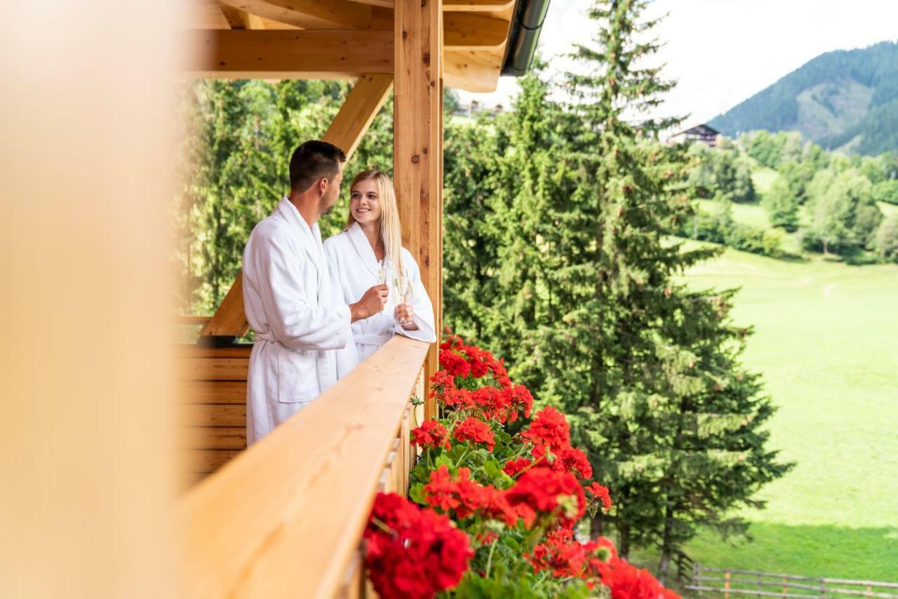 Hotel Trattlerhof Bad Kleinkirchheim Exteriör bild
